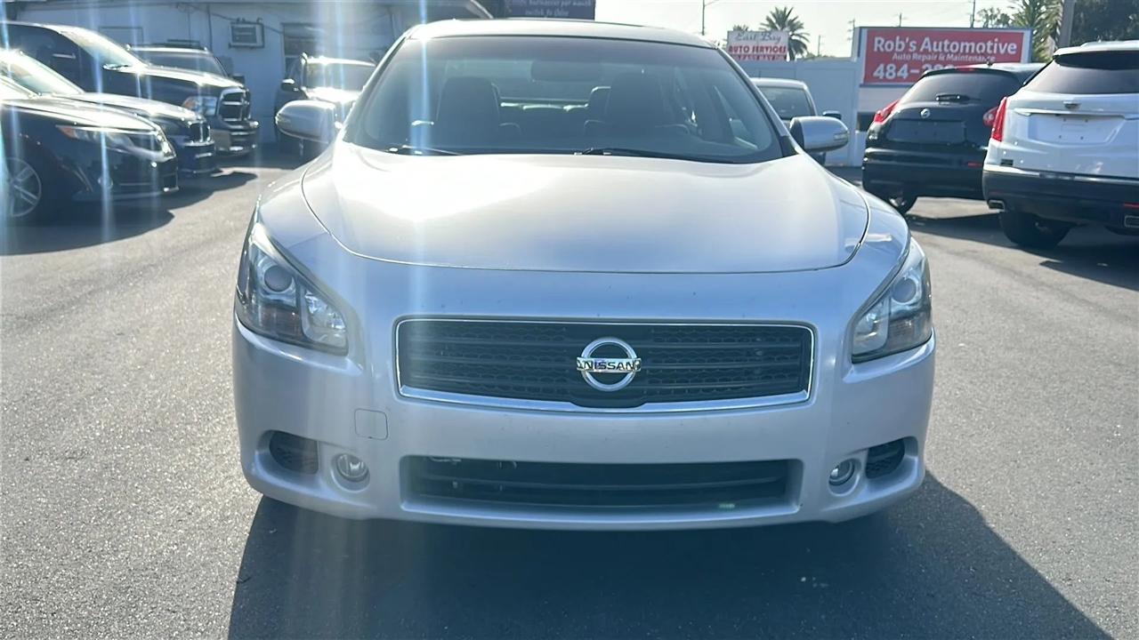 Nissan Maxima 4dr Sdn V6 CVT 3.5 SV w/Sport Pkg 2011
