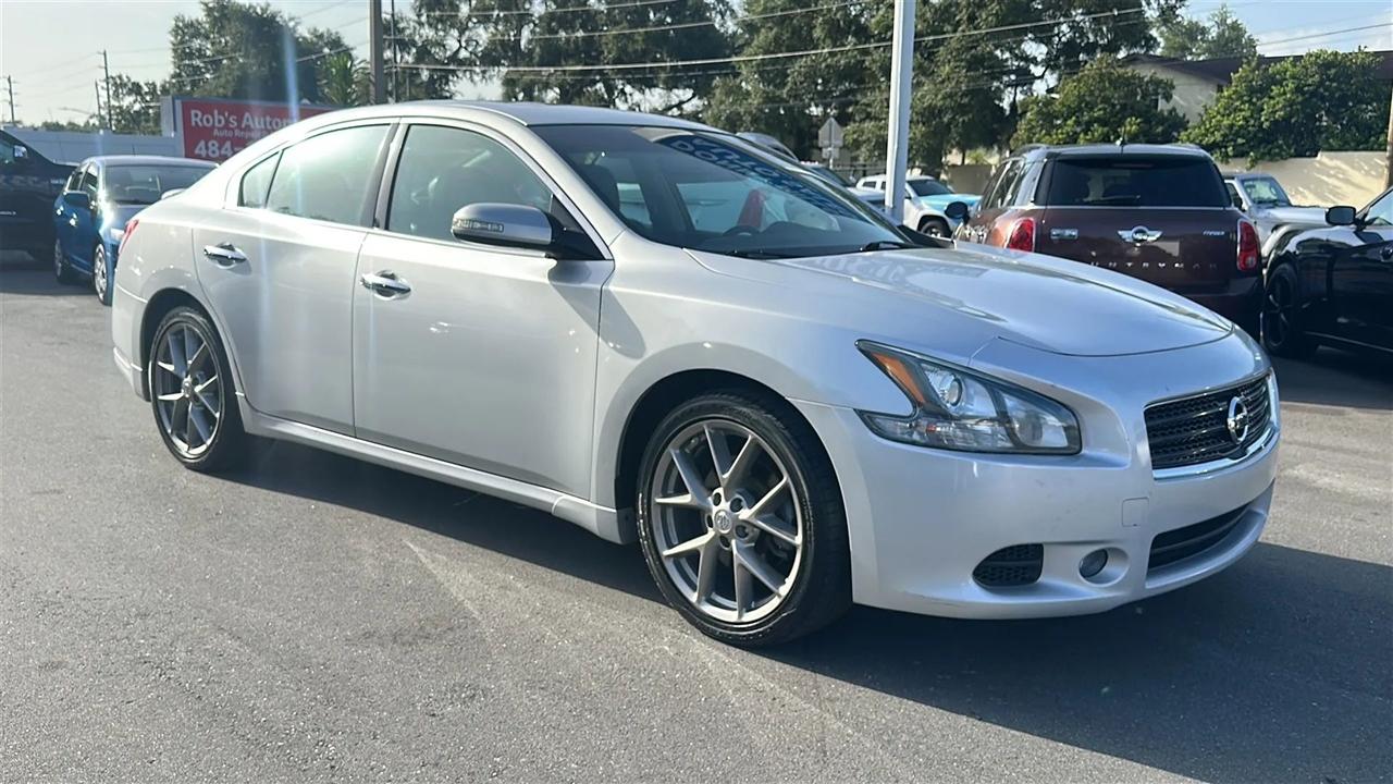 Nissan Maxima 4dr Sdn V6 CVT 3.5 SV w/Sport Pkg 2011