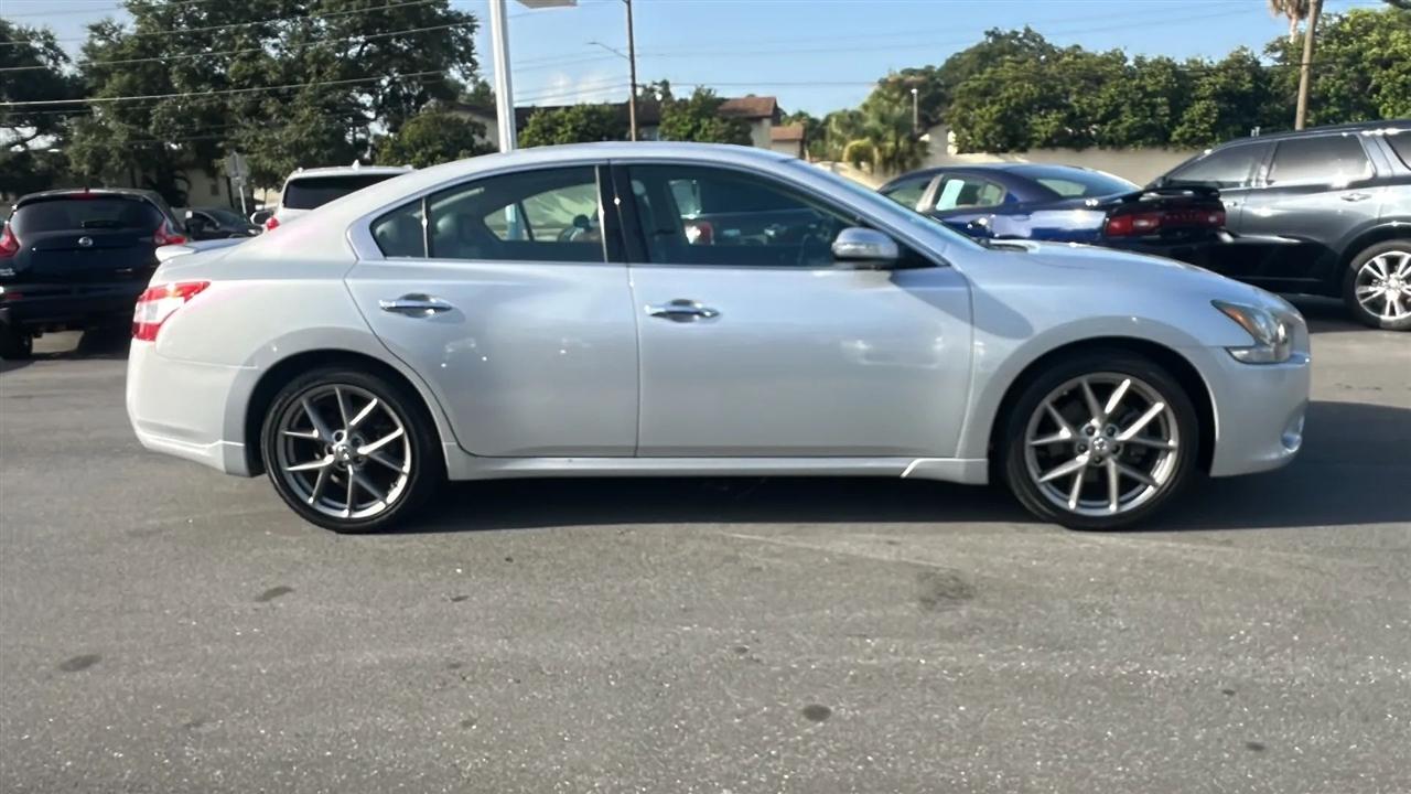 Nissan Maxima 4dr Sdn V6 CVT 3.5 SV w/Sport Pkg 2011