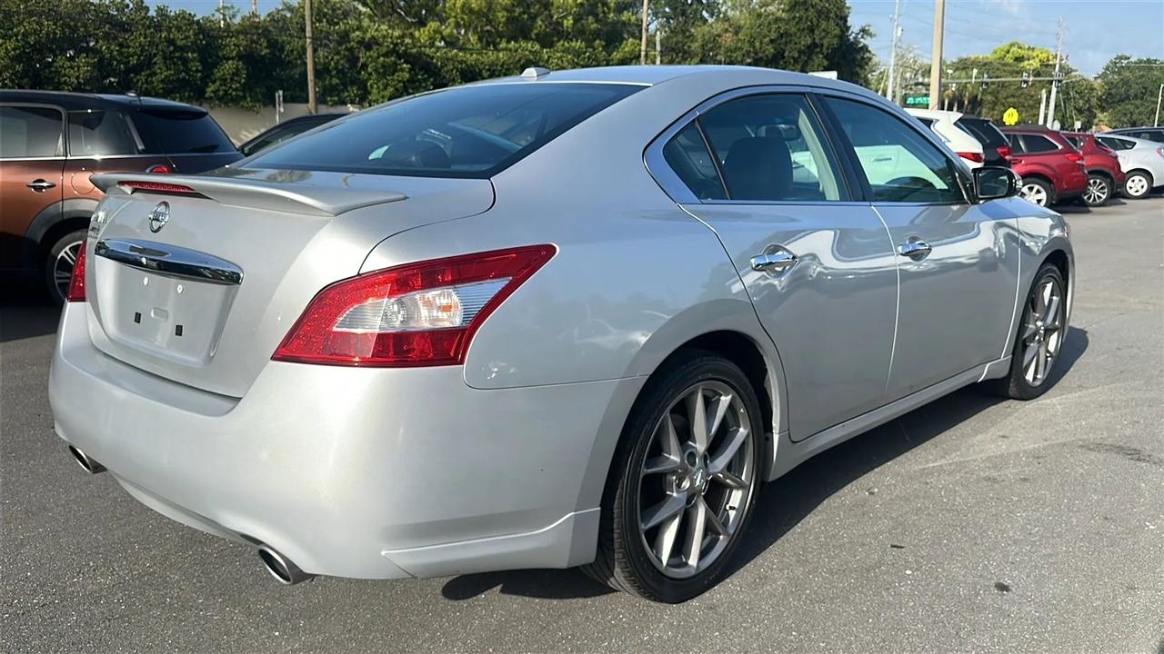 Nissan Maxima 4dr Sdn V6 CVT 3.5 SV w/Sport Pkg 2011