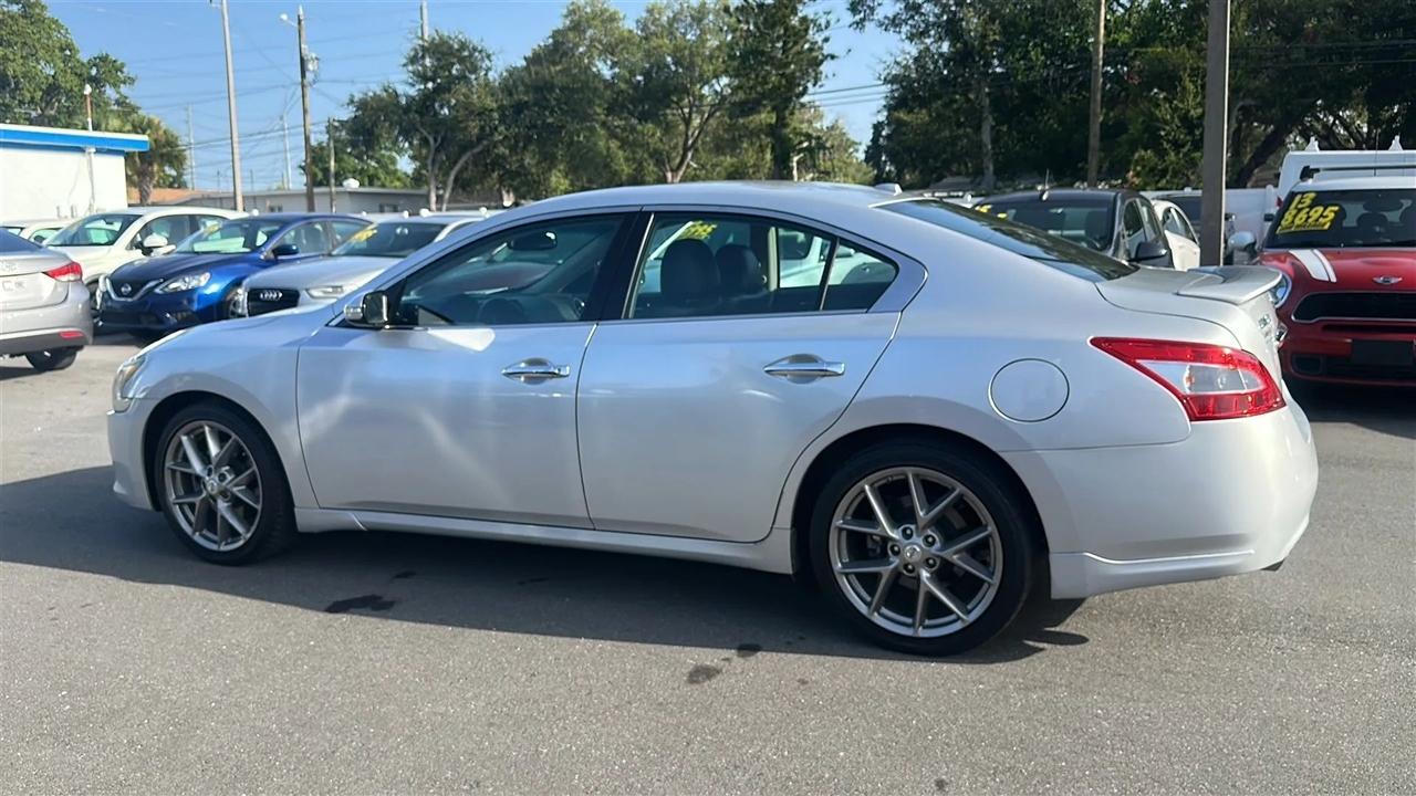 Nissan Maxima 4dr Sdn V6 CVT 3.5 SV w/Sport Pkg 2011