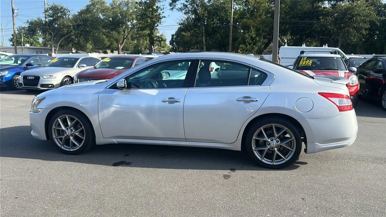 Nissan Maxima 4dr Sdn V6 CVT 3.5 SV w/Sport Pkg 2011