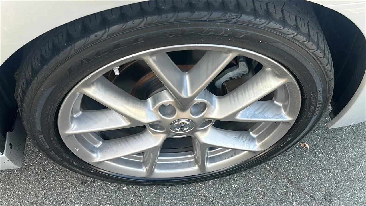 Nissan Maxima 4dr Sdn V6 CVT 3.5 SV w/Sport Pkg 2011