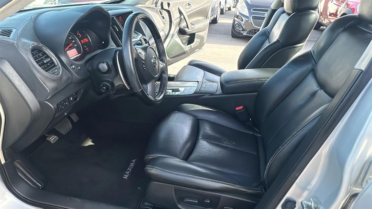 Nissan Maxima 4dr Sdn V6 CVT 3.5 SV w/Sport Pkg 2011