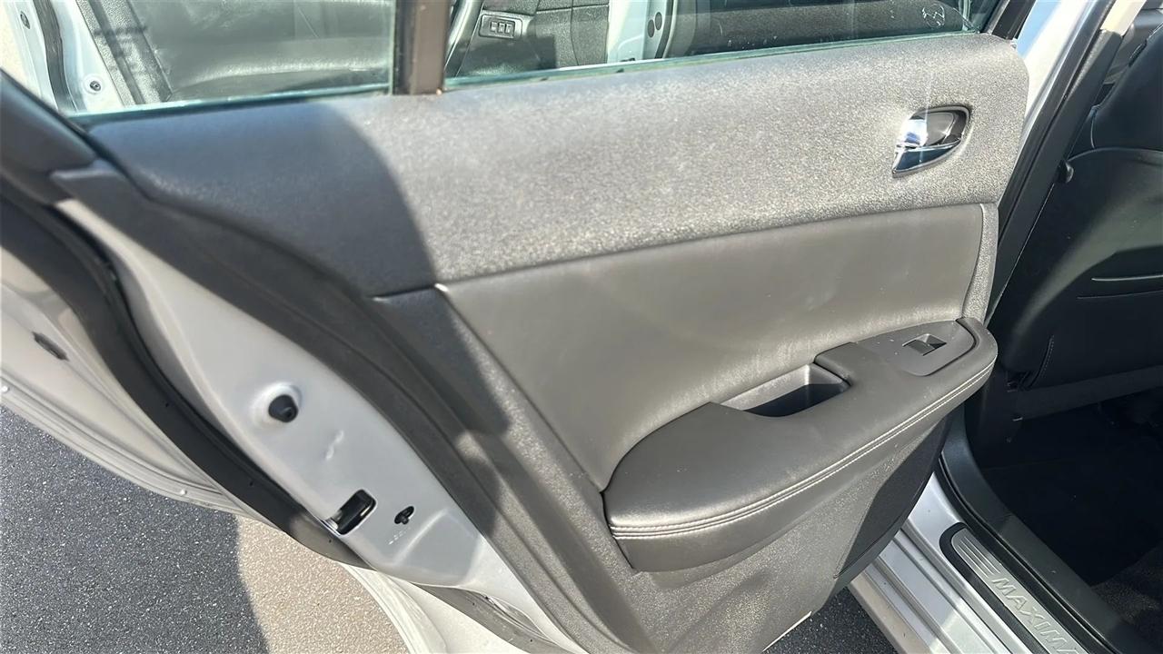 Nissan Maxima 4dr Sdn V6 CVT 3.5 SV w/Sport Pkg 2011