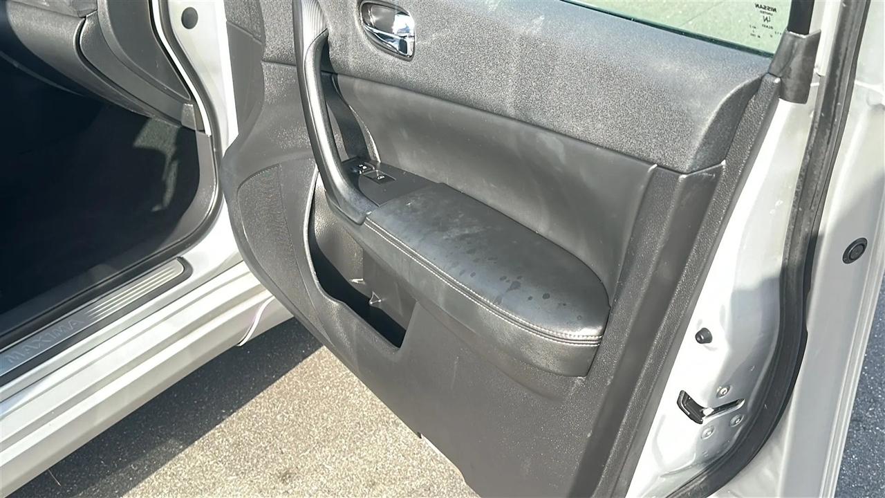 Nissan Maxima 4dr Sdn V6 CVT 3.5 SV w/Sport Pkg 2011