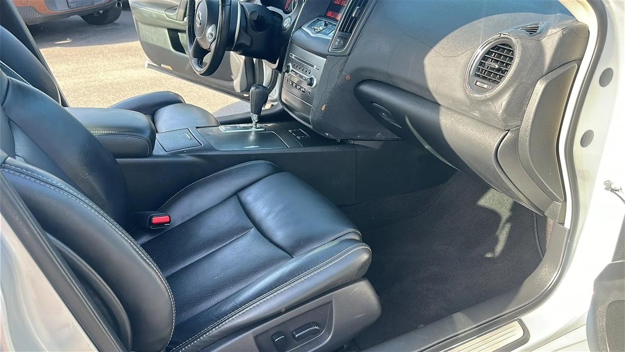 Nissan Maxima 4dr Sdn V6 CVT 3.5 SV w/Sport Pkg 2011