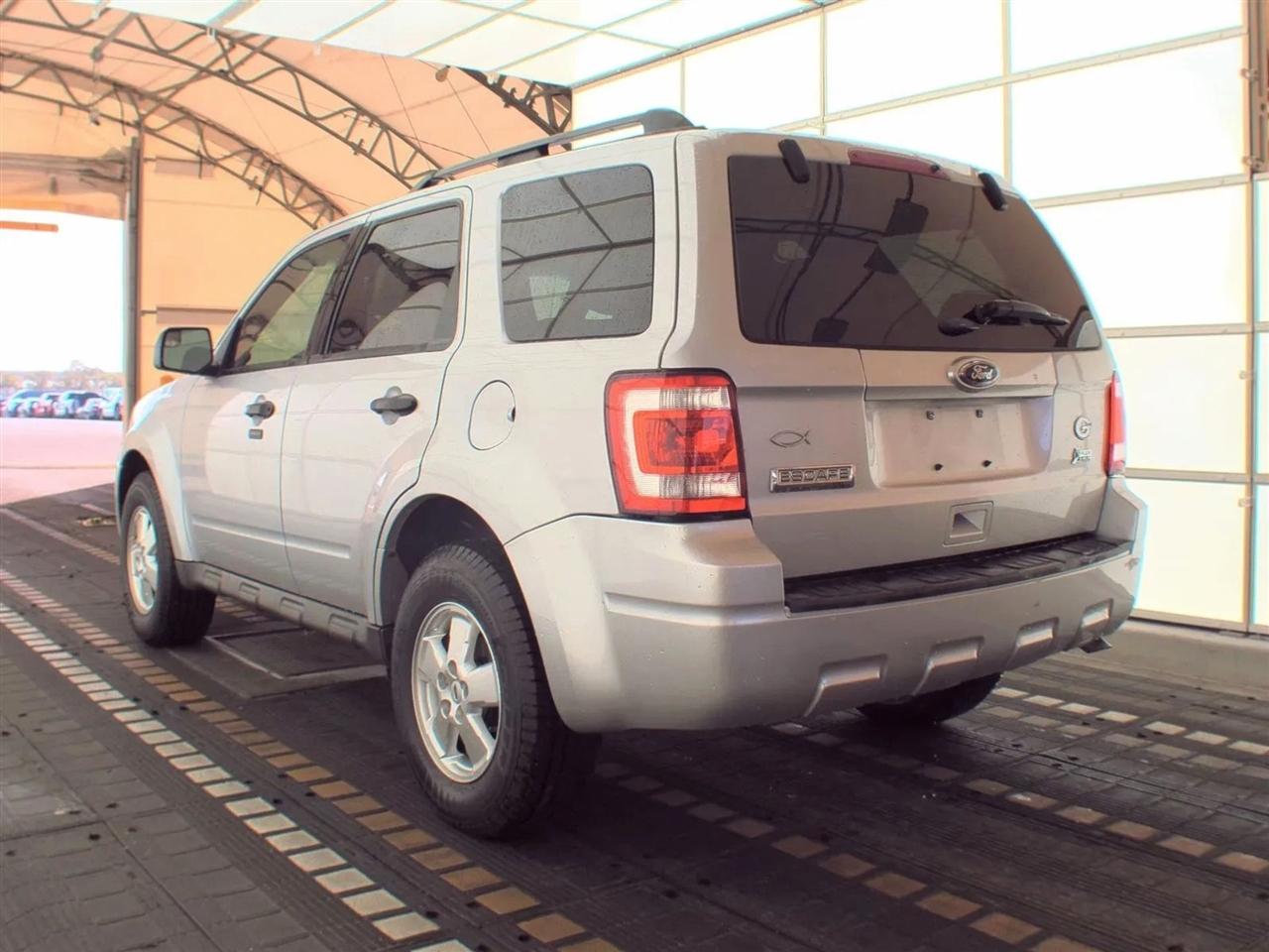 Ford Escape FWD 4dr XLT 2012
