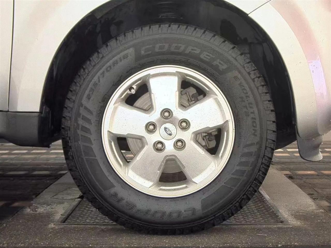 Ford Escape FWD 4dr XLT 2012