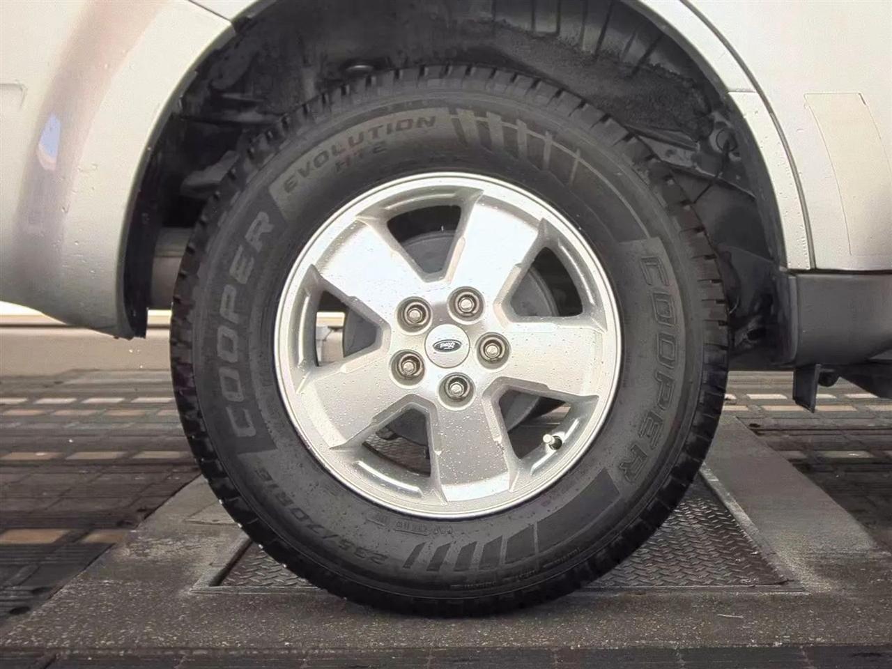 Ford Escape FWD 4dr XLT 2012