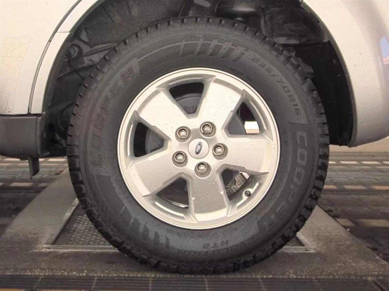 Ford Escape FWD 4dr XLT 2012