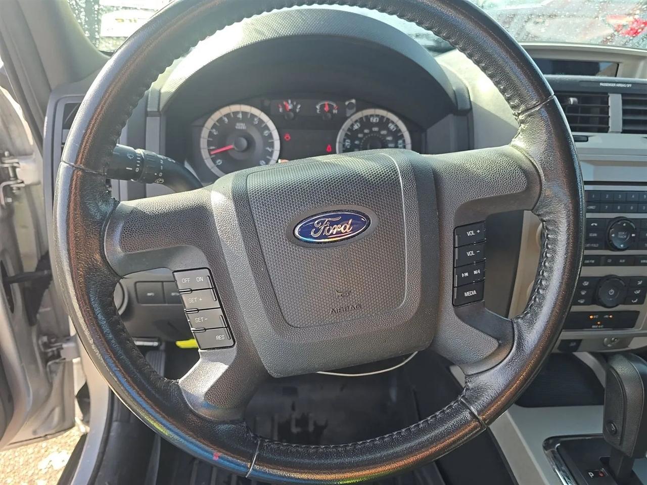 Ford Escape FWD 4dr XLT 2012