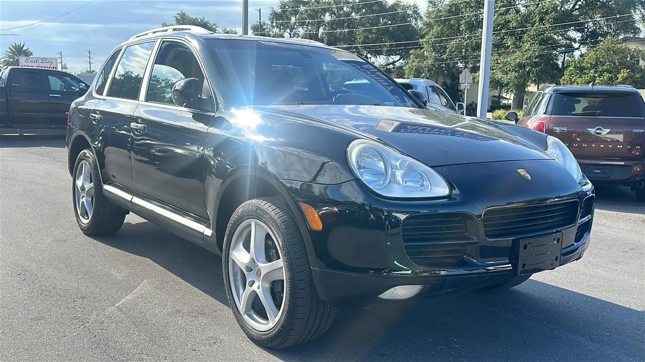 Porsche Cayenne 4dr 6-Spd Manual 2006