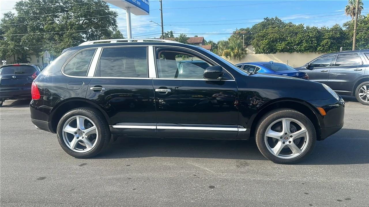 Porsche Cayenne 4dr 6-Spd Manual 2006