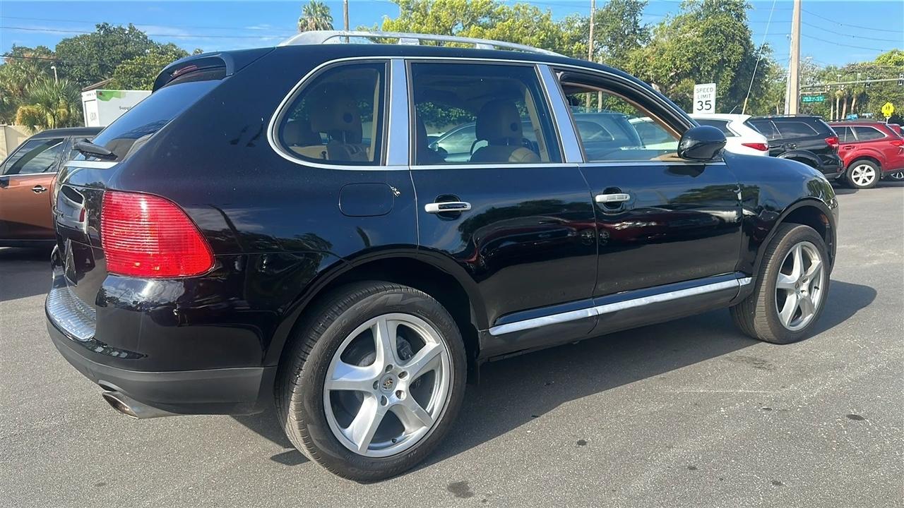 Porsche Cayenne 4dr 6-Spd Manual 2006
