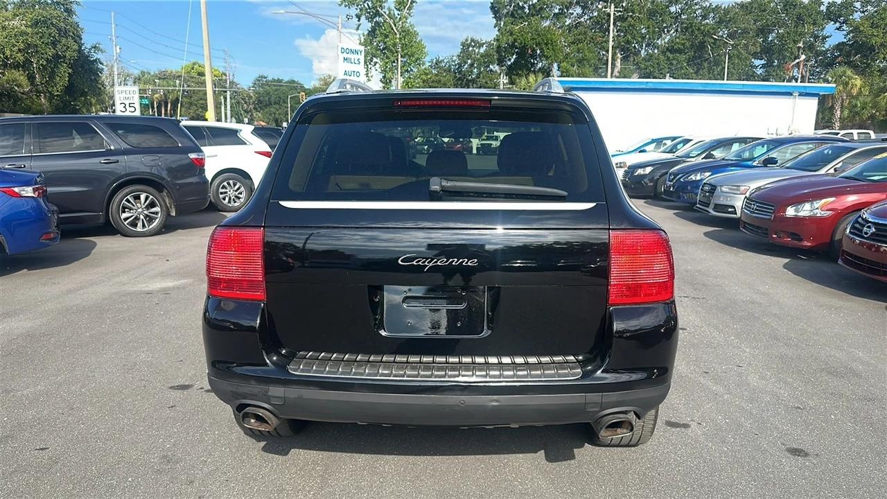 Porsche Cayenne 4dr 6-Spd Manual 2006