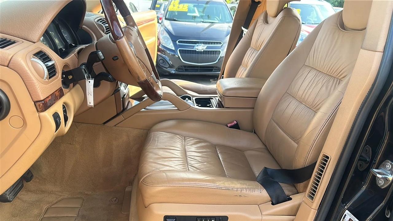 Porsche Cayenne 4dr 6-Spd Manual 2006