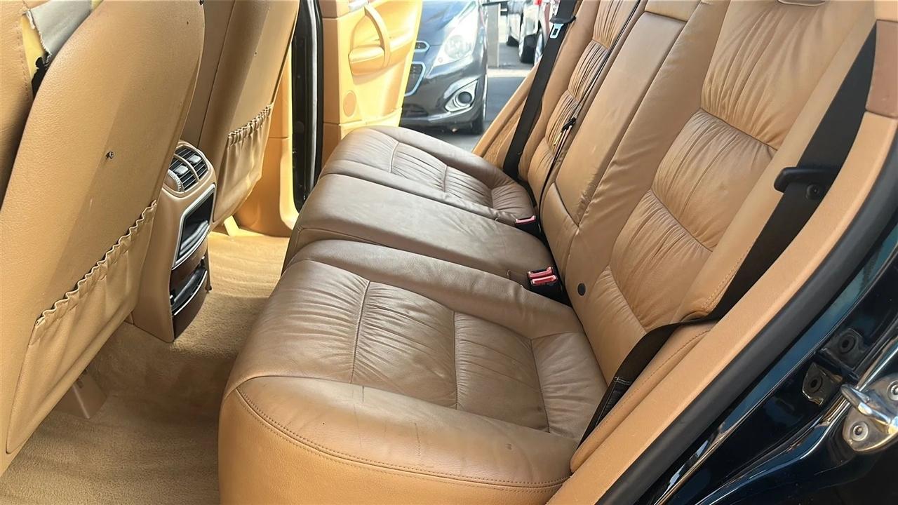 Porsche Cayenne 4dr 6-Spd Manual 2006
