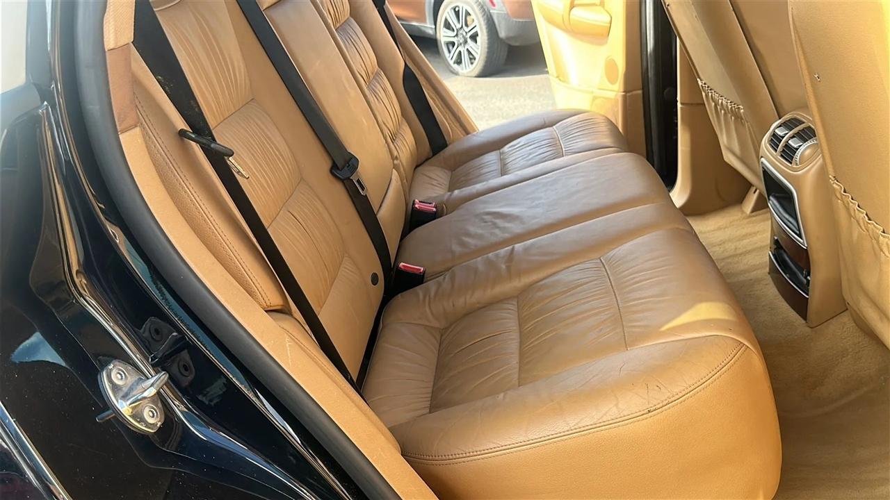 Porsche Cayenne 4dr 6-Spd Manual 2006