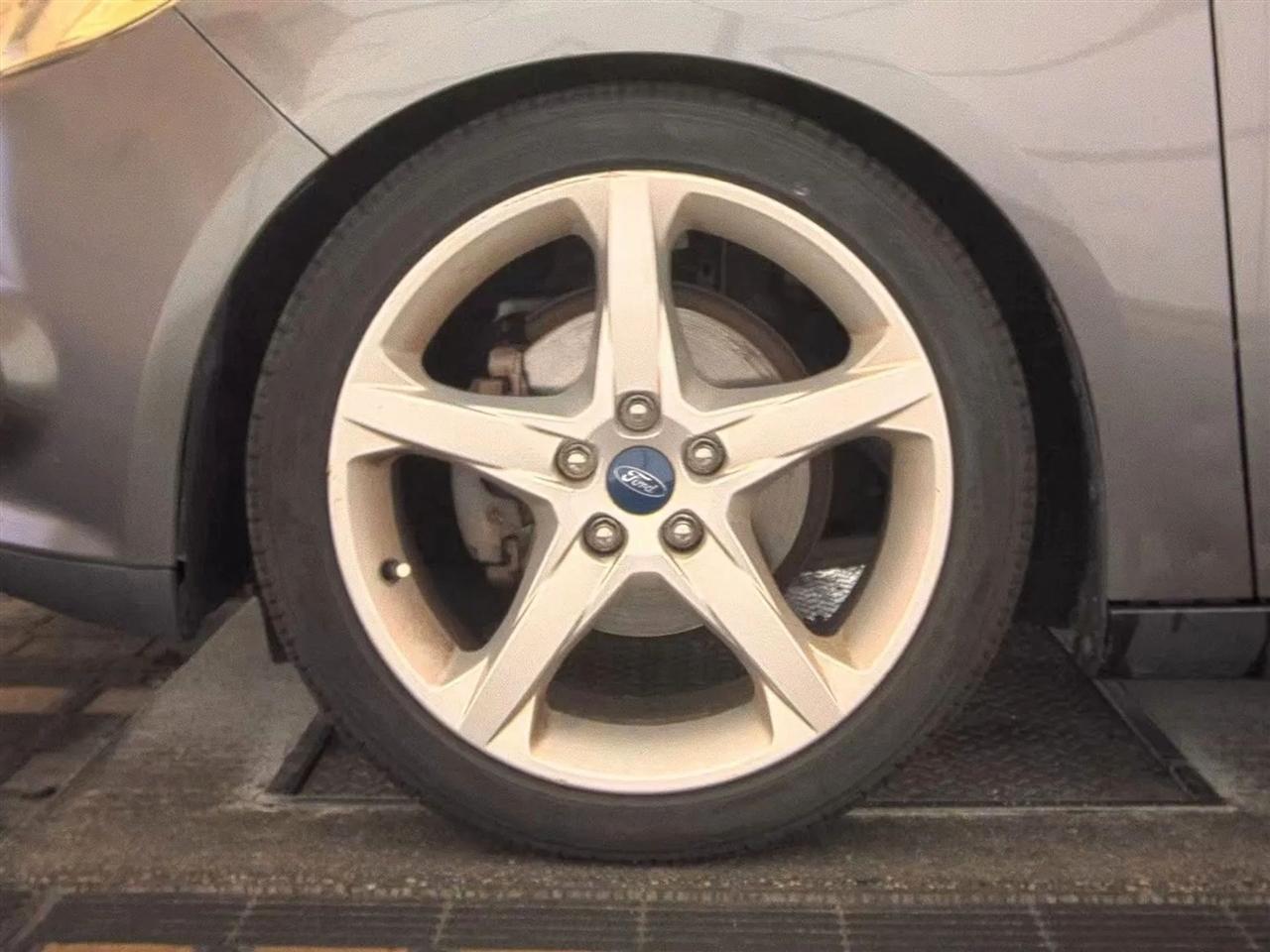 Ford Focus 5dr HB Titanium 2014