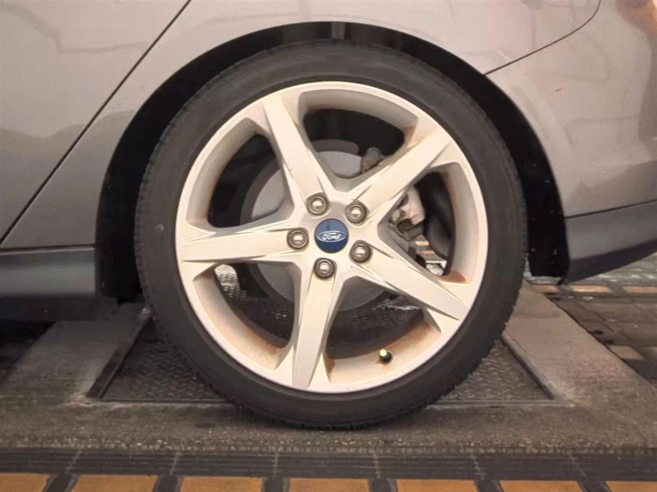 Ford Focus 5dr HB Titanium 2014