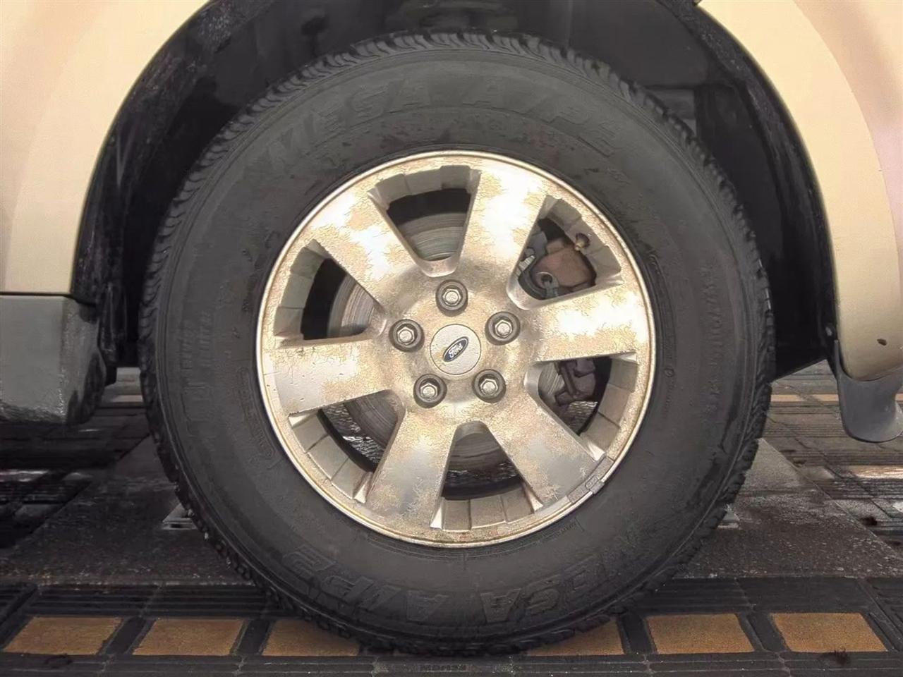 Ford Escape FWD 4dr Limited 2011