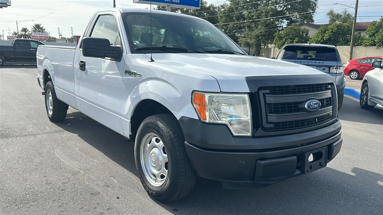 Ford F-150 2WD Reg Cab 126" STX 2014