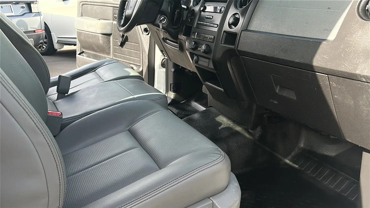 Ford F-150 2WD Reg Cab 126" STX 2014