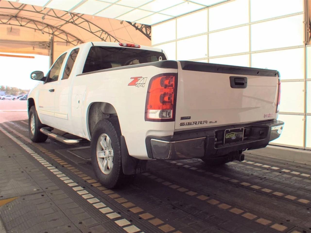 GMC Sierra 1500 4WD Ext Cab 143.5" SLE 2012
