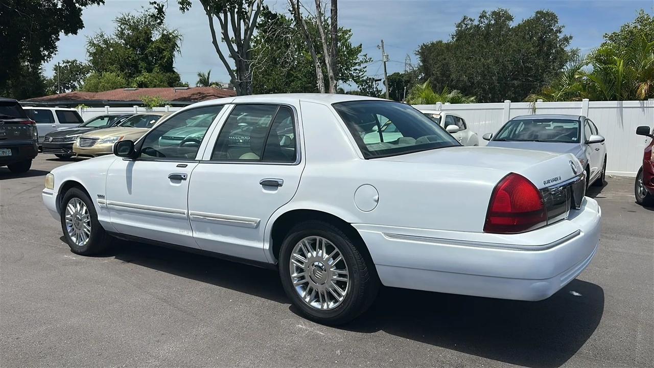 Mercury Grand Marquis 4dr Sdn LS 2009