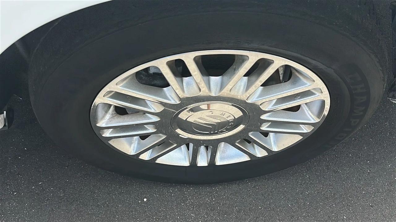 Mercury Grand Marquis 4dr Sdn LS 2009