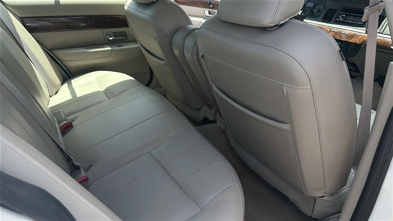 Mercury Grand Marquis 4dr Sdn LS 2009