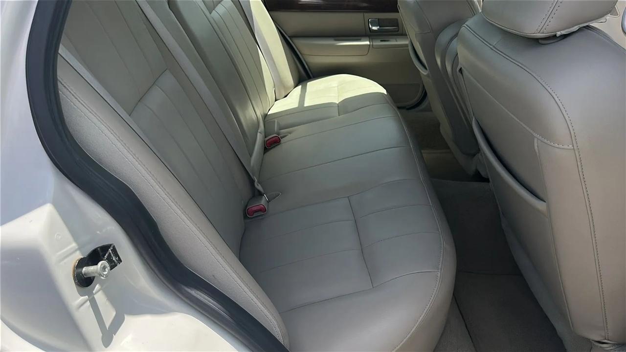 Mercury Grand Marquis 4dr Sdn LS 2009