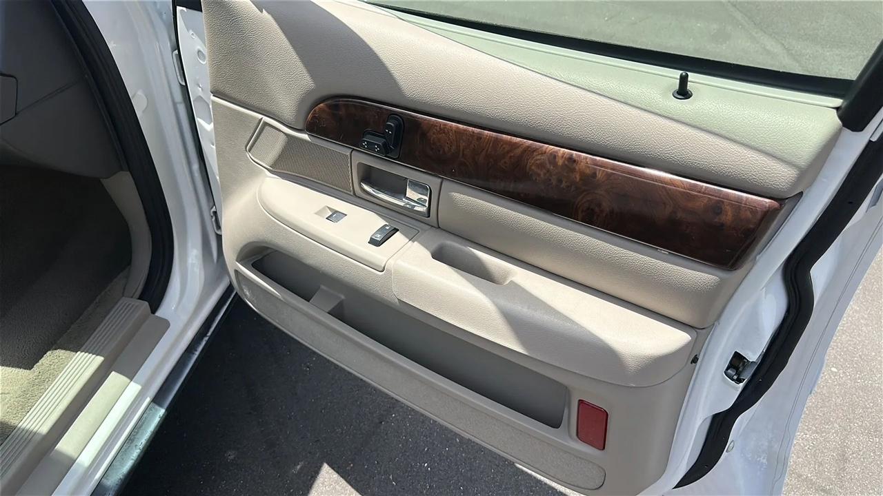 Mercury Grand Marquis 4dr Sdn LS 2009