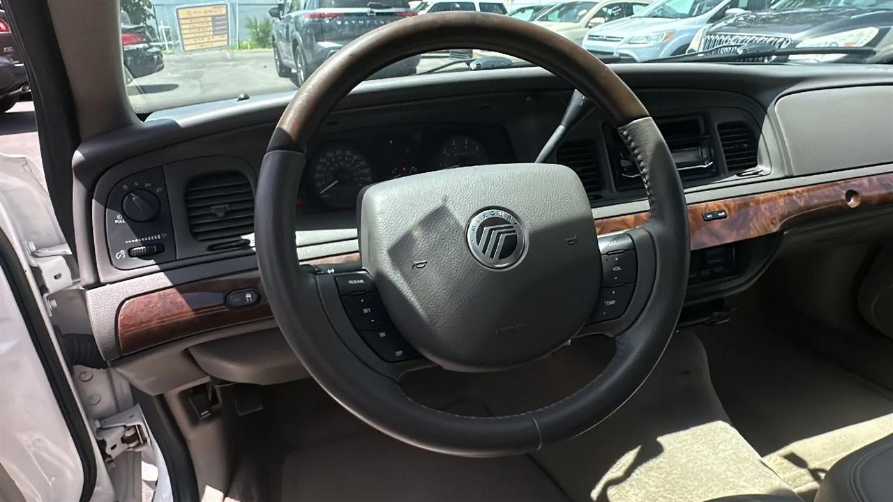 Mercury Grand Marquis 4dr Sdn LS 2009