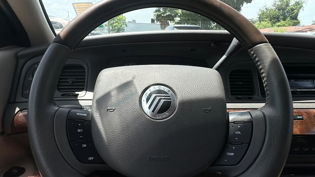 Mercury Grand Marquis 4dr Sdn LS 2009