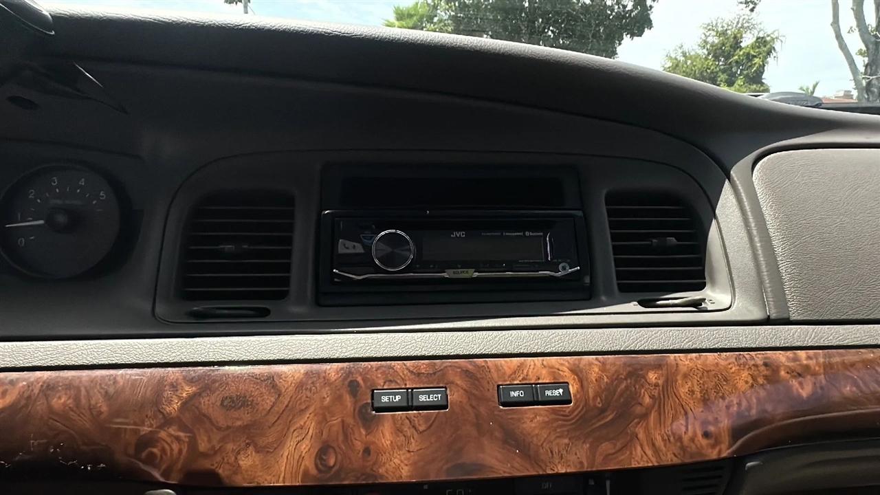 Mercury Grand Marquis 4dr Sdn LS 2009