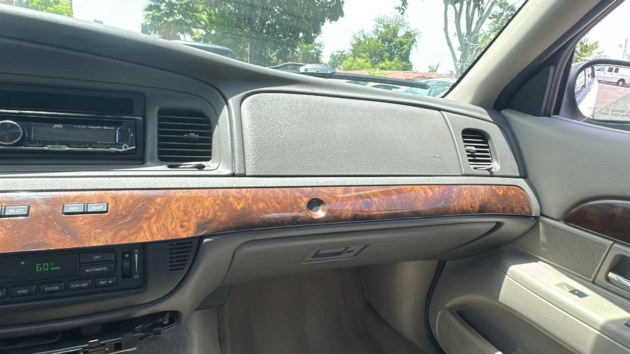 Mercury Grand Marquis 4dr Sdn LS 2009
