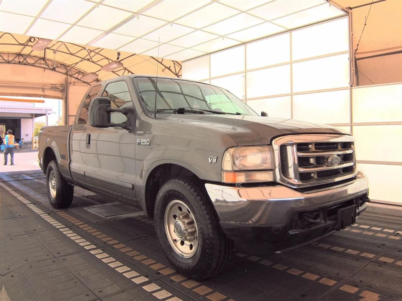 Ford Super Duty F-250 Supercab 142" Lariat 2002