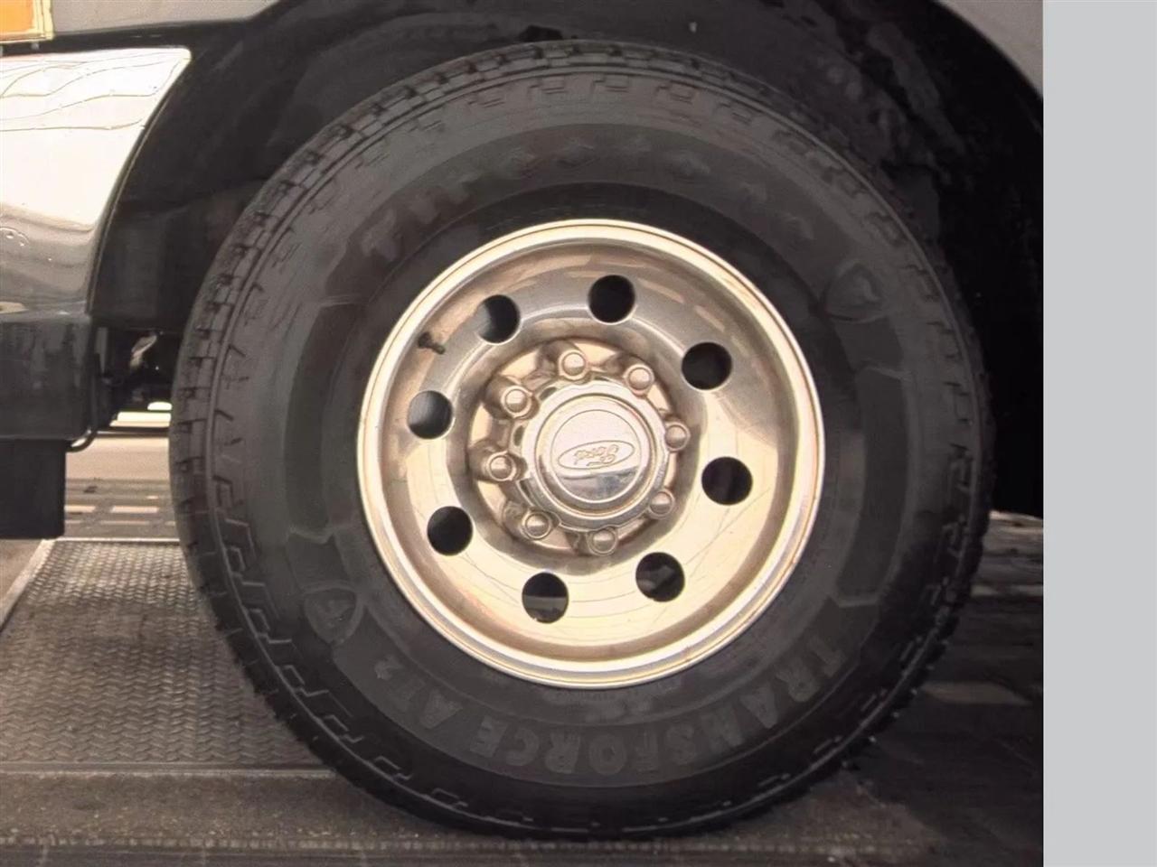 Ford Super Duty F-250 Supercab 142" Lariat 2002