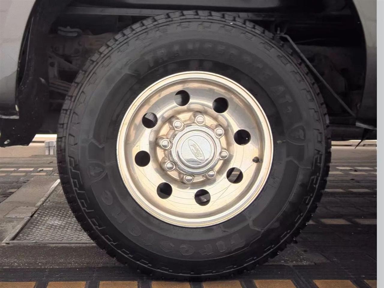 Ford Super Duty F-250 Supercab 142" Lariat 2002