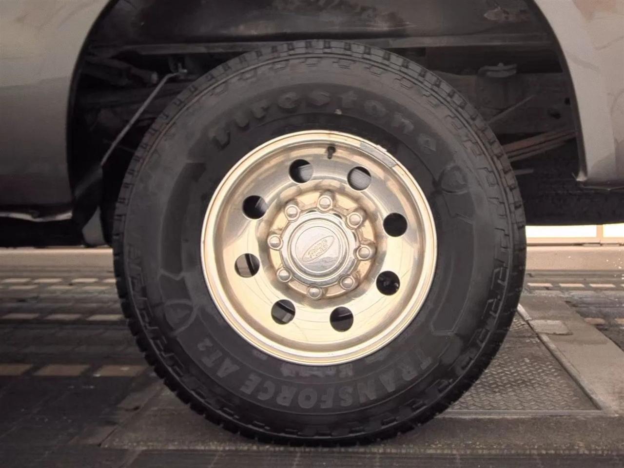 Ford Super Duty F-250 Supercab 142" Lariat 2002