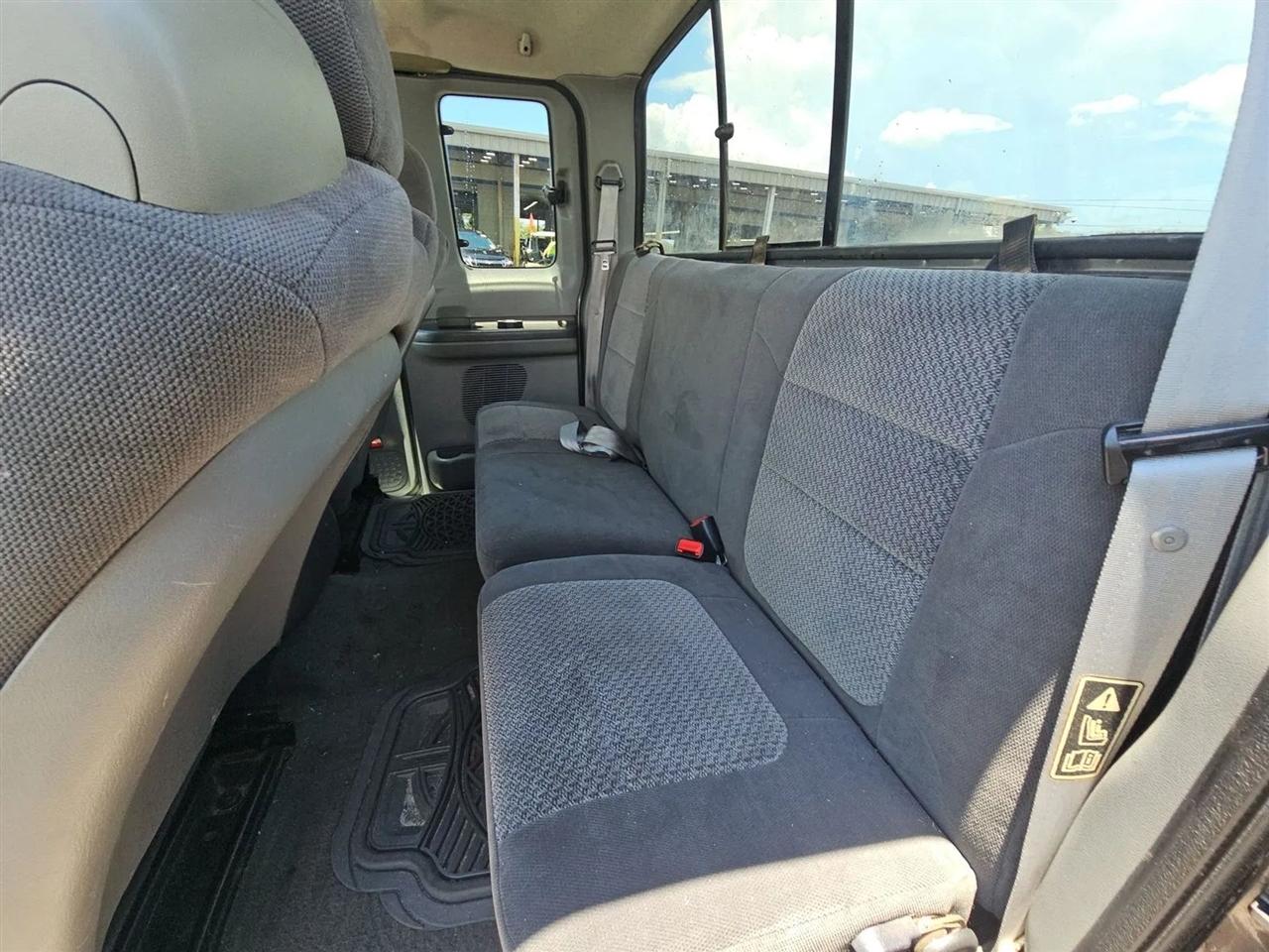 Ford Super Duty F-250 Supercab 142" Lariat 2002