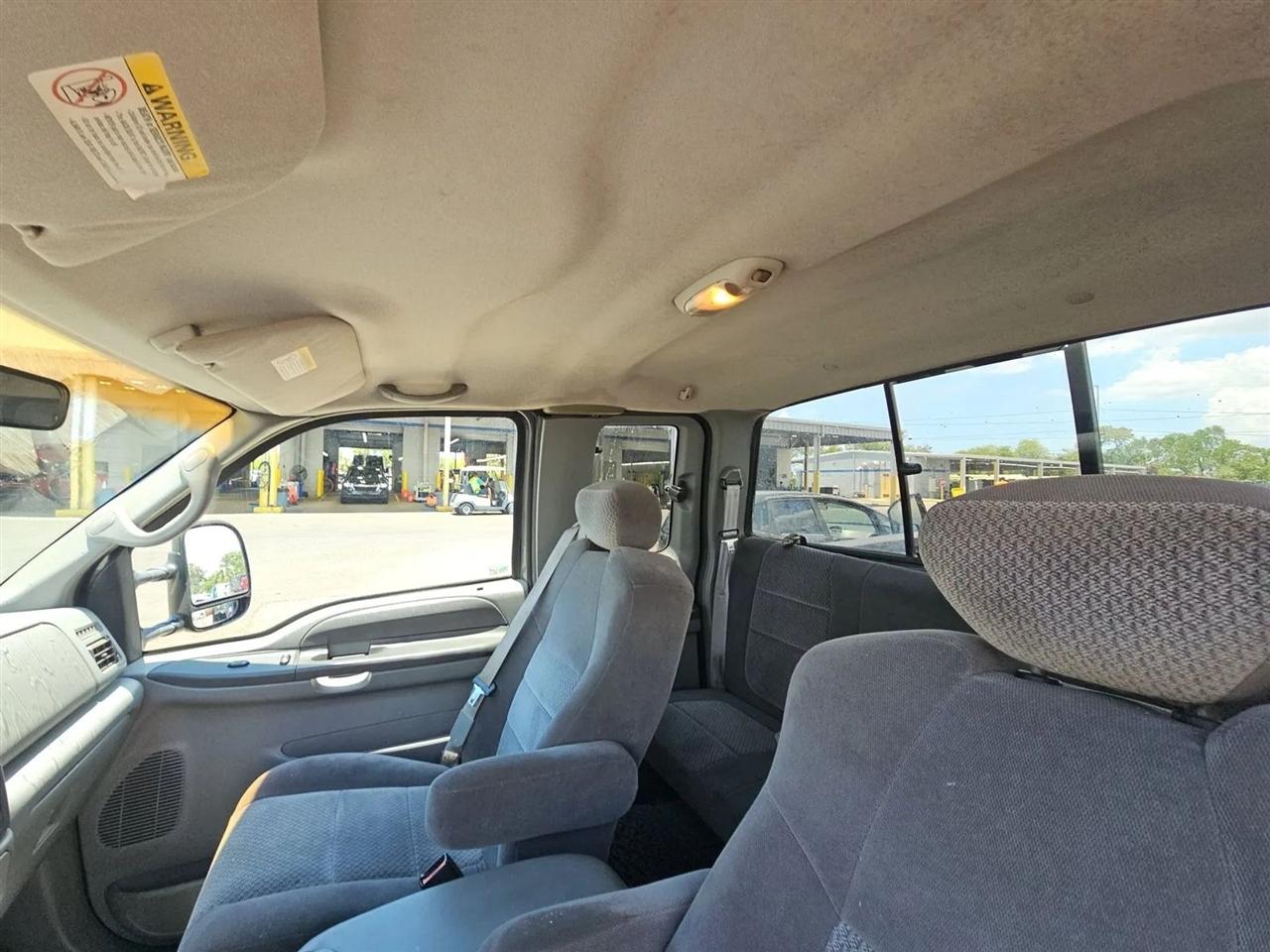 Ford Super Duty F-250 Supercab 142" Lariat 2002