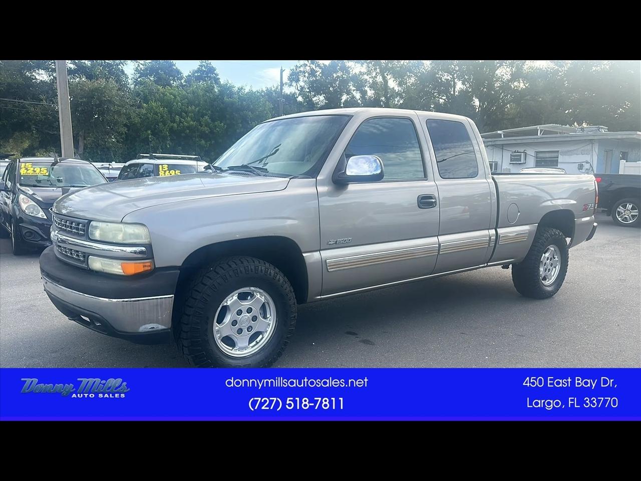 Chevrolet Silverado 1500 Ext Cab 143.5" WB 4WD LS 2002
