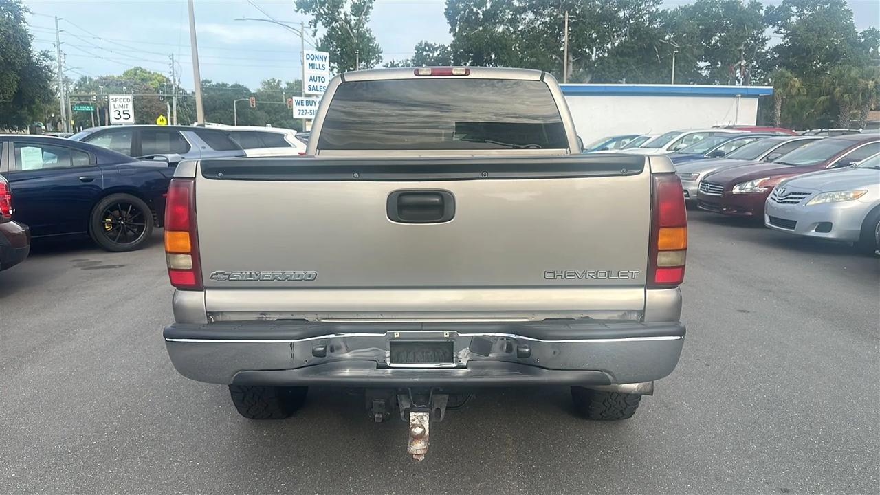 Chevrolet Silverado 1500 Ext Cab 143.5" WB 4WD LS 2002