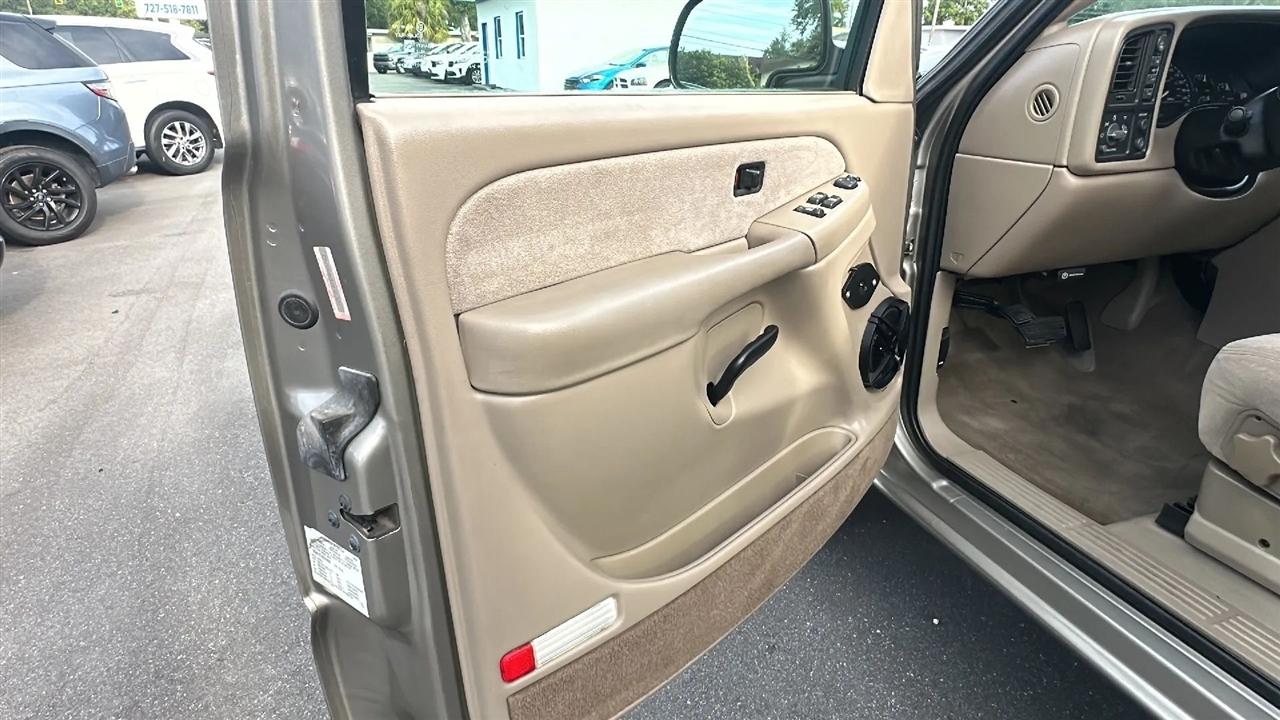 Chevrolet Silverado 1500 Ext Cab 143.5" WB 4WD LS 2002