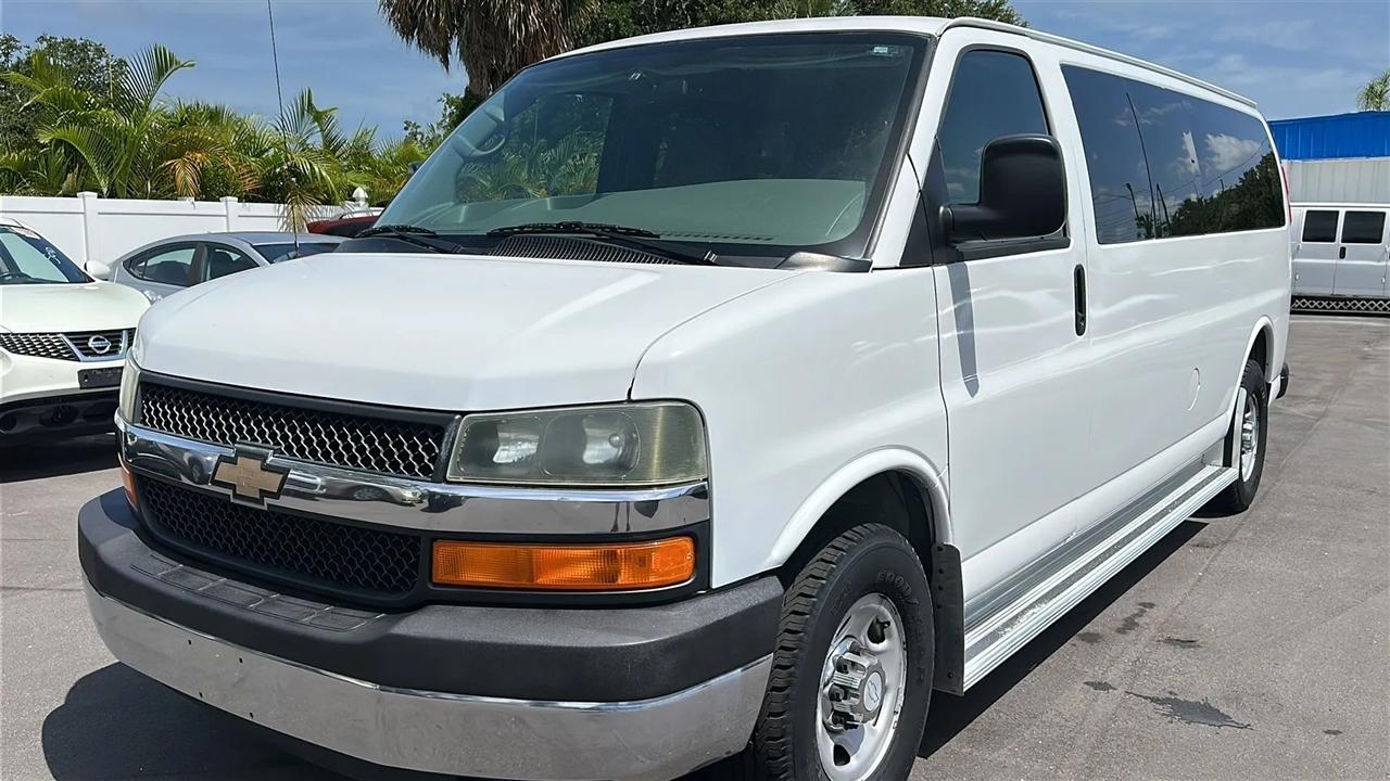 Chevrolet Express Passenger RWD 3500 155" 2007