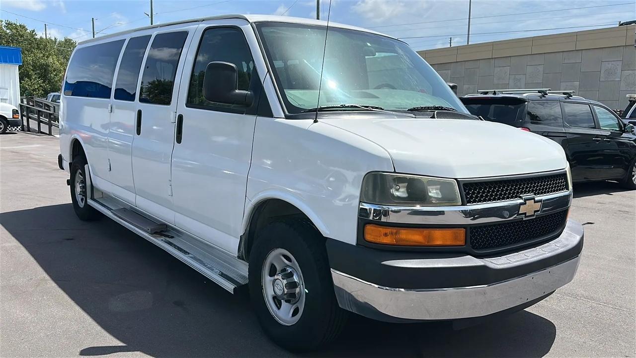 Chevrolet Express Passenger RWD 3500 155" 2007