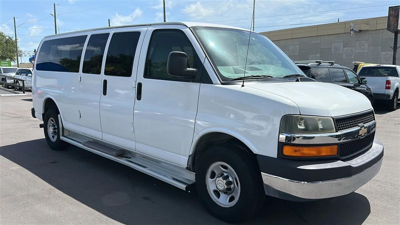 Chevrolet Express Passenger RWD 3500 155" 2007